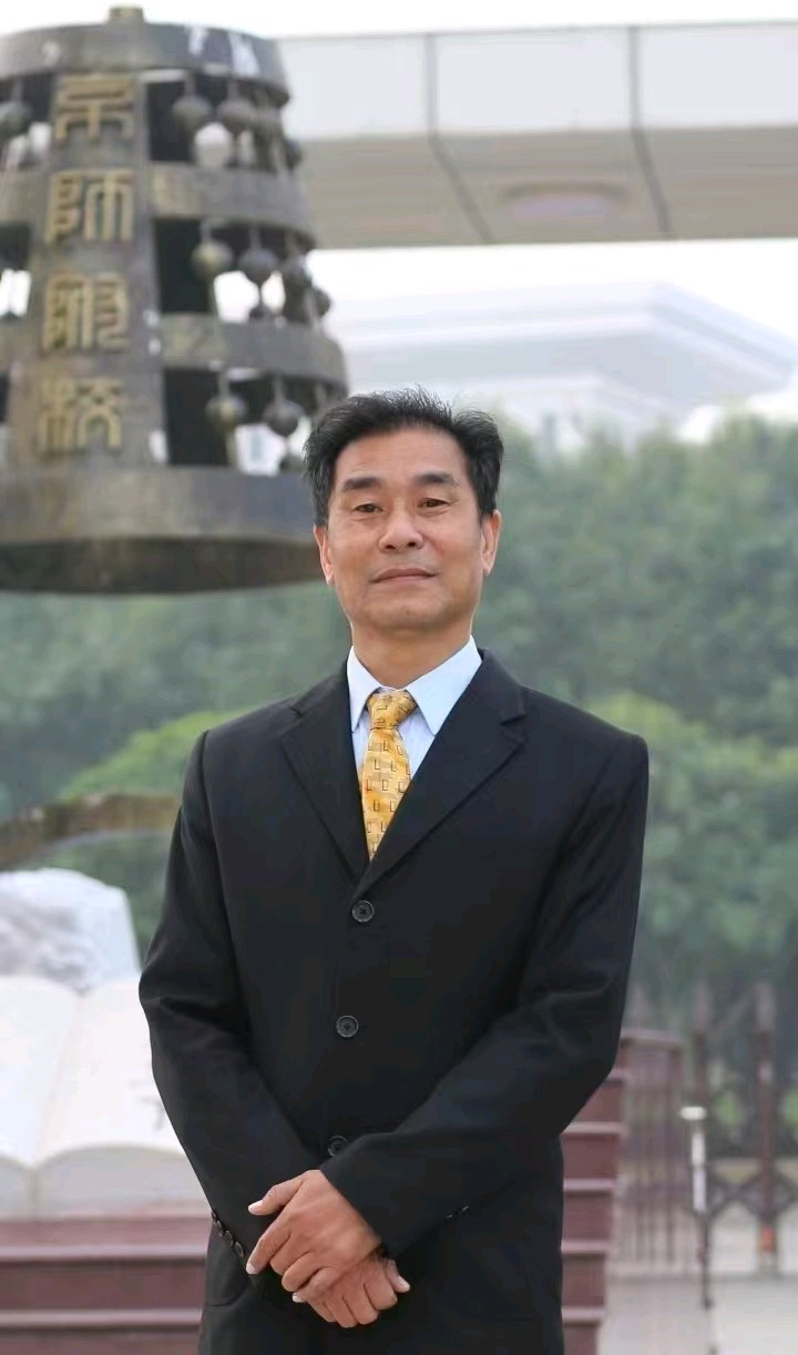 裴训诗《路》及评析（图2）