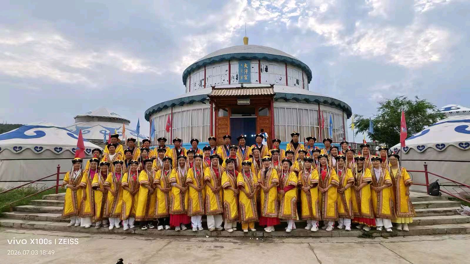 【都市头条成都文苑编辑部】主编周原翁;诗文作者秦牛.翟功印.屈军强.郑奇锋.冯期武.何俊锋.(图27)