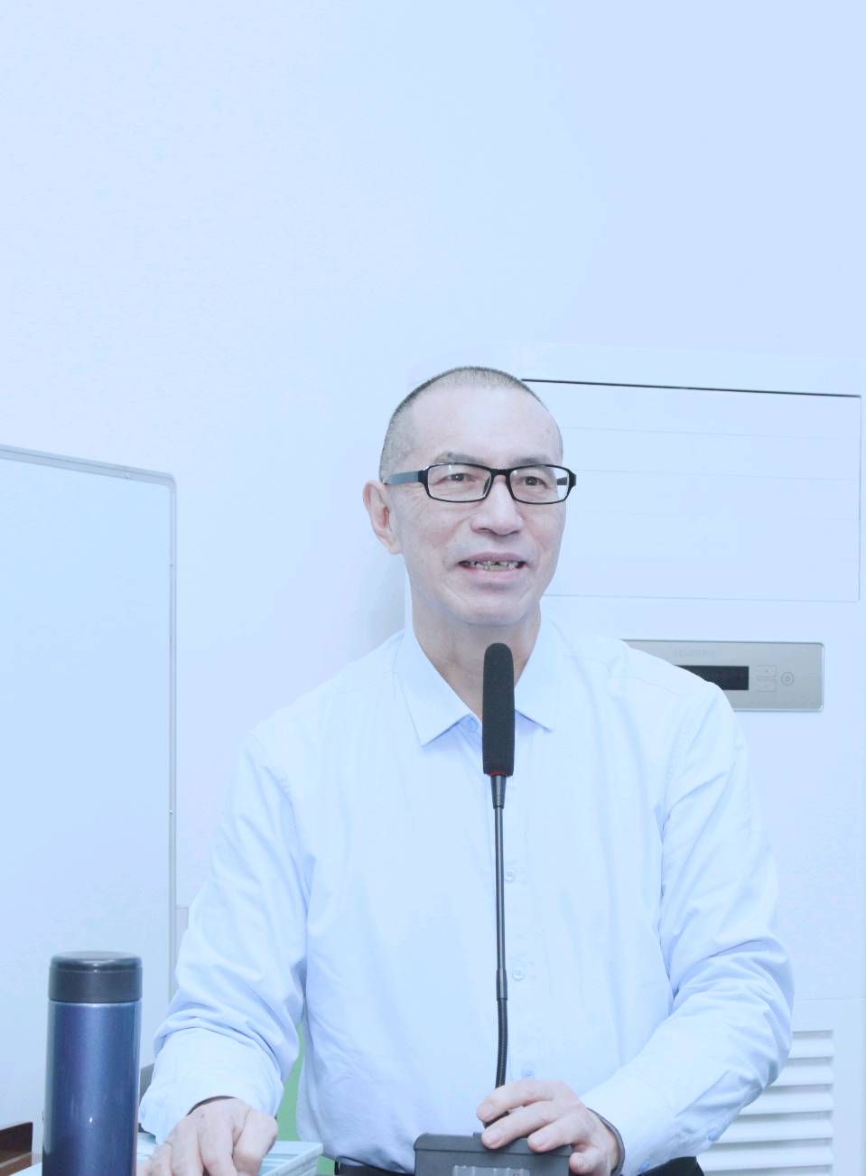 郭龙飞：听孟国泰先生谈课改
