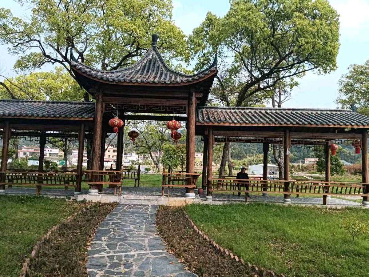 吴德文:里周村