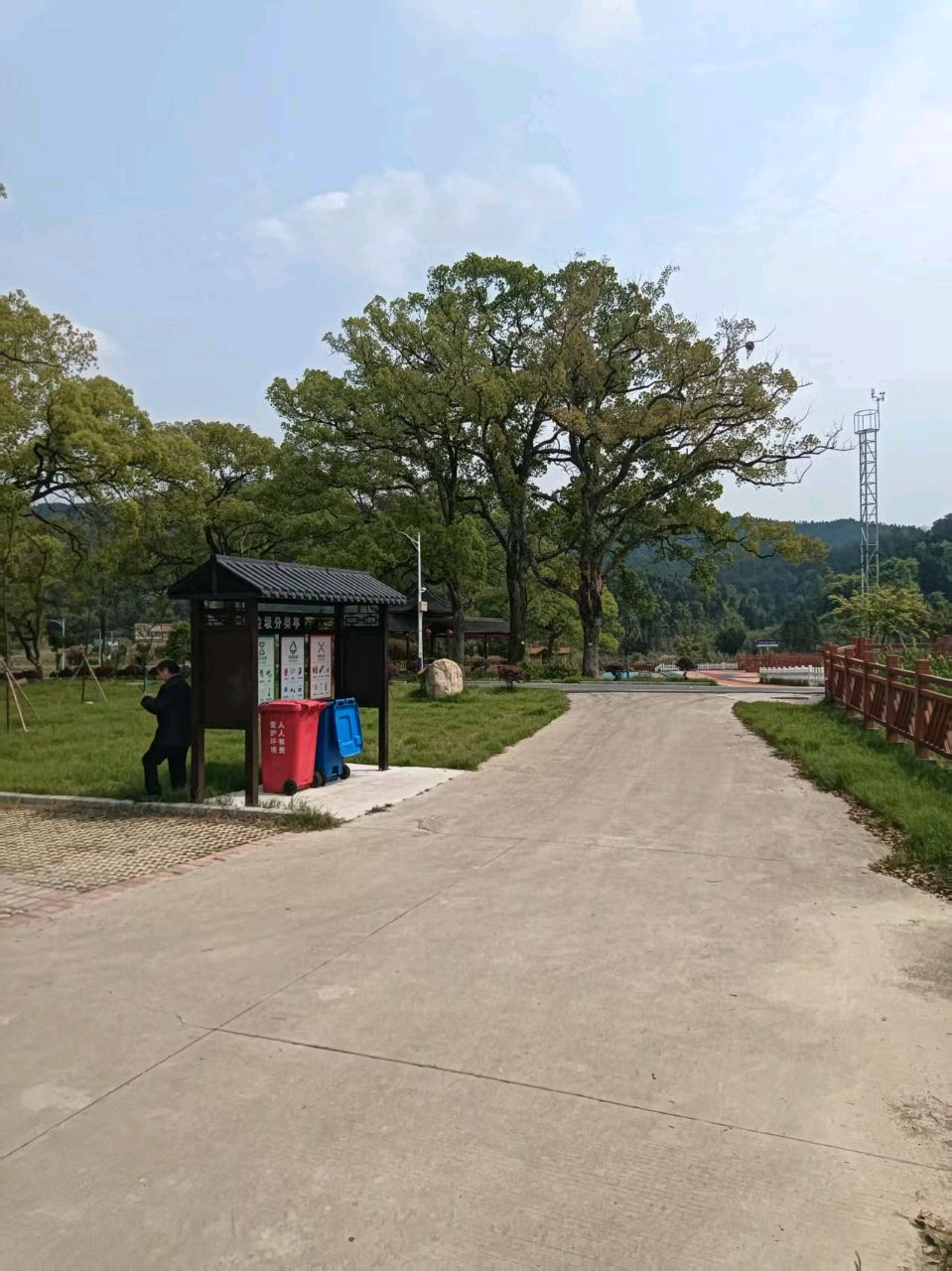 吴德文:里周村（图4）