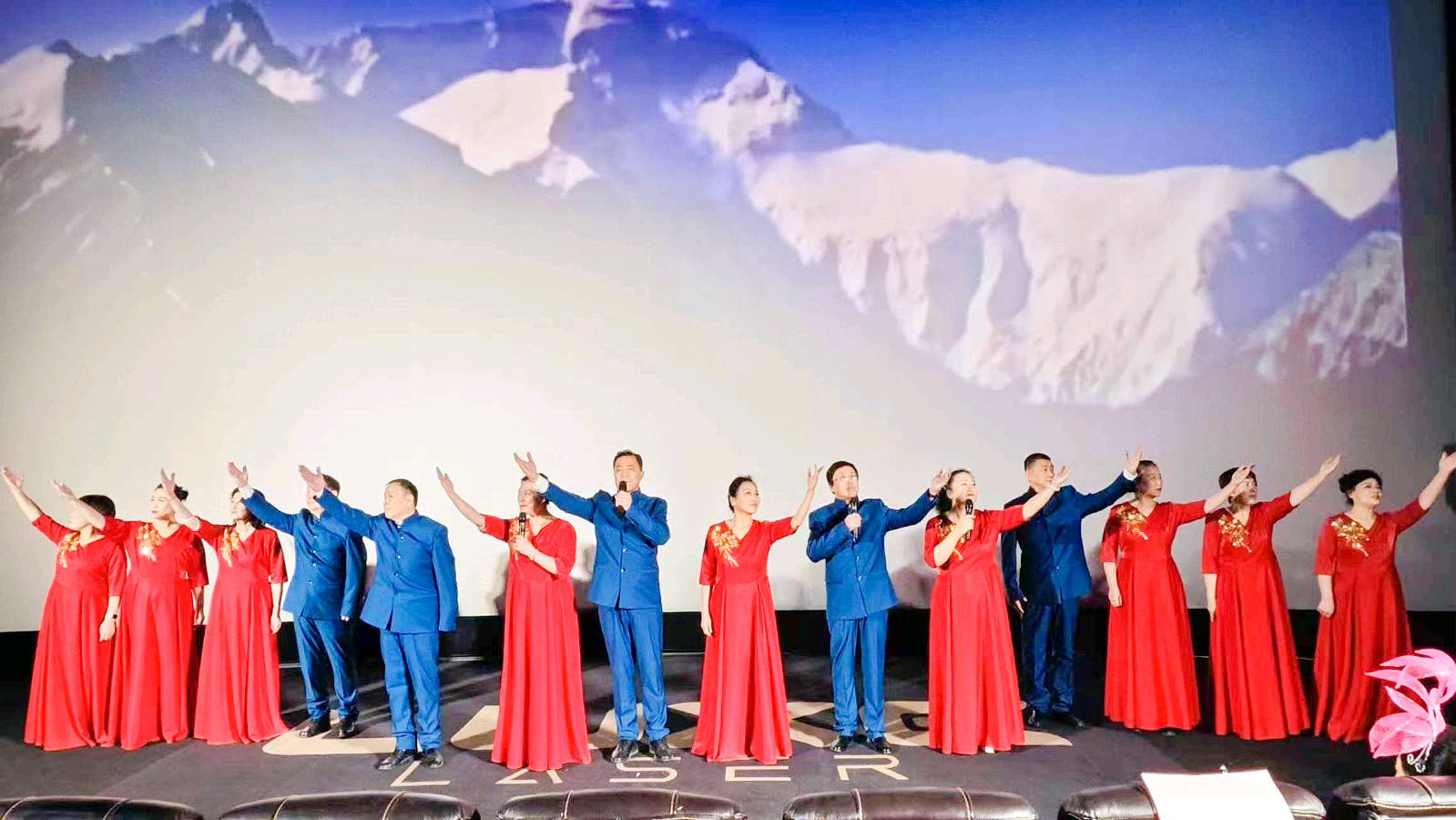 中国诗歌春晚 ‖ 2026第十二届中国诗歌春晚北京诗电影专场由中国诗歌春晚组委会、东湖街道望湖社区、中影联华谊兄弟影院主办，芳华朗诵艺术团承办（图7）