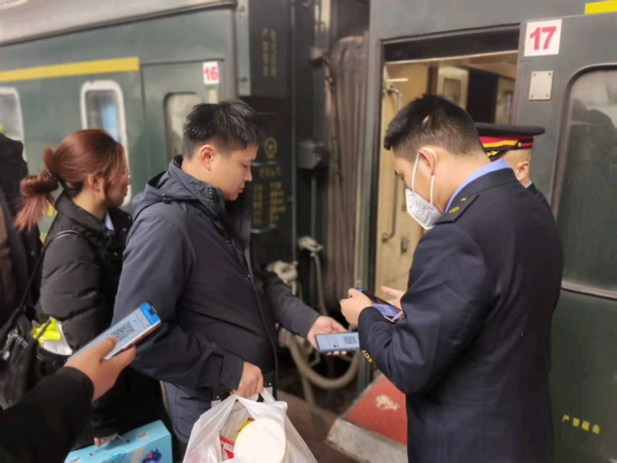 「春运快讯」铁脉迎春潮 青春护归程‖涪陵工务段关团联手战春运首记(图23)