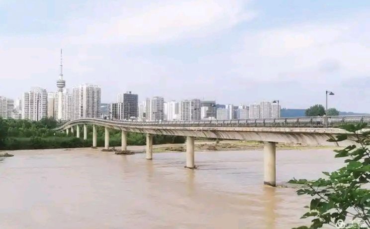 【散文】《渭水飞虹 民生为弦——峪泉路步行桥的城市叙事》作者: 强军/陕西宝鸡(图8)