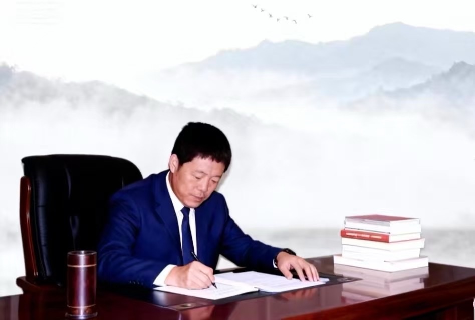 海外头条：《冬韵傲骨——雪中梅》作者||褚化冰（阳光柔剑）朗诵||妮雅 - 配乐||黄远龙-诗评||富有（图8）