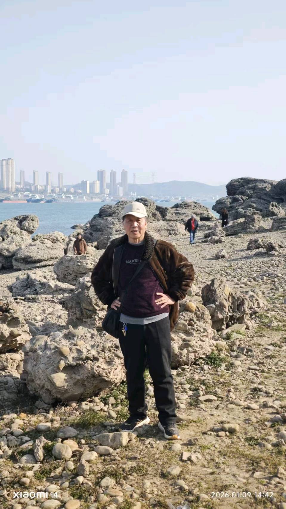 当今知名诗家：魏理鹏 谢红 覃春山 谭家荣 李博文 张思锋 彭运国 先生女士 精彩七绝.岁启新元飞诗花（宋.晁说之 飞花拈字领题诗：《新年》）（图3）