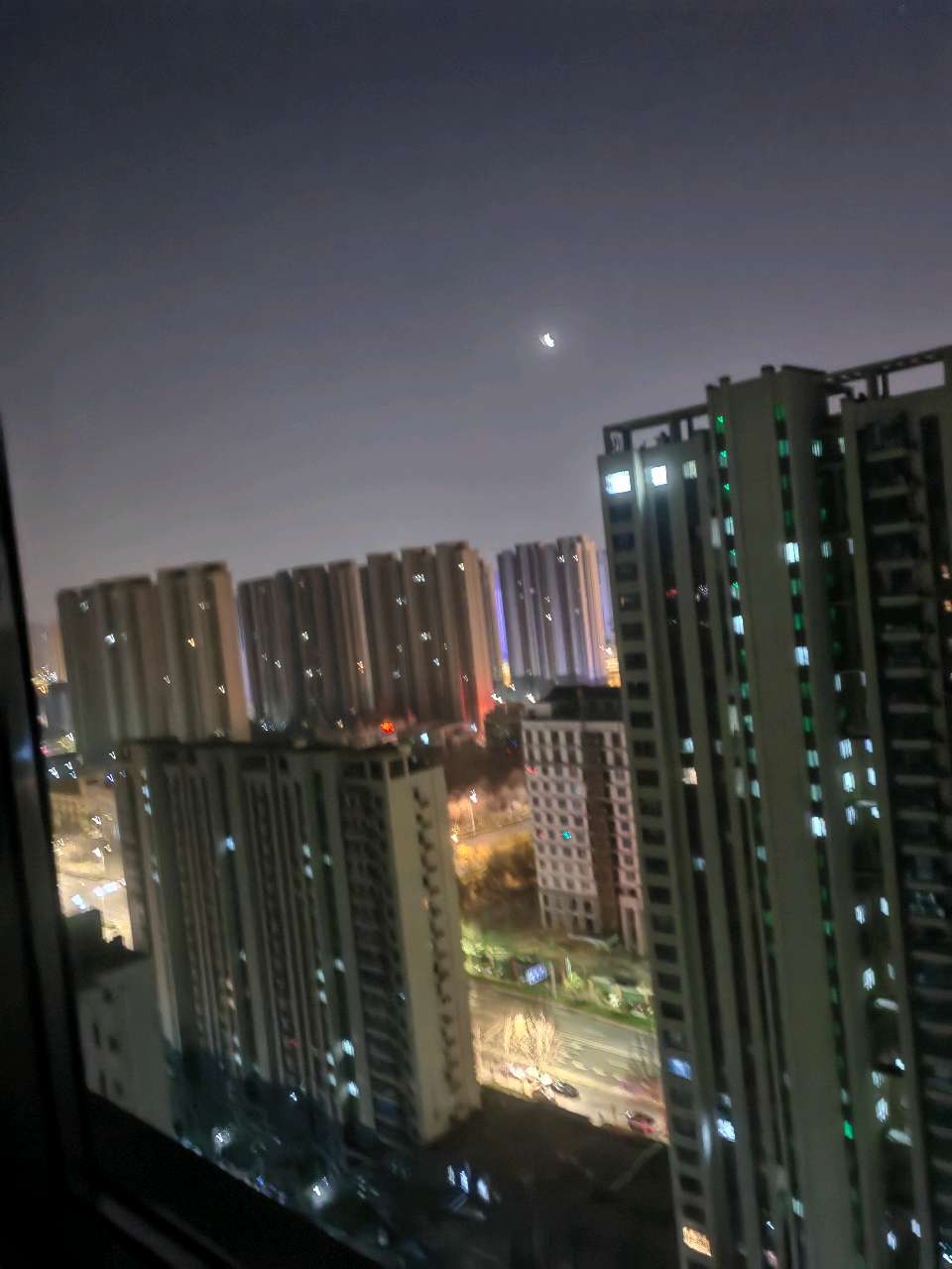 今晓娥眉月🌙