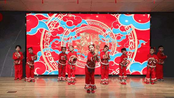 跃马扬鞭齐奋进 骐骥驰骋谱新篇 ：聊城市眼科医院隆重举行2025年度总结表彰大会（图2）