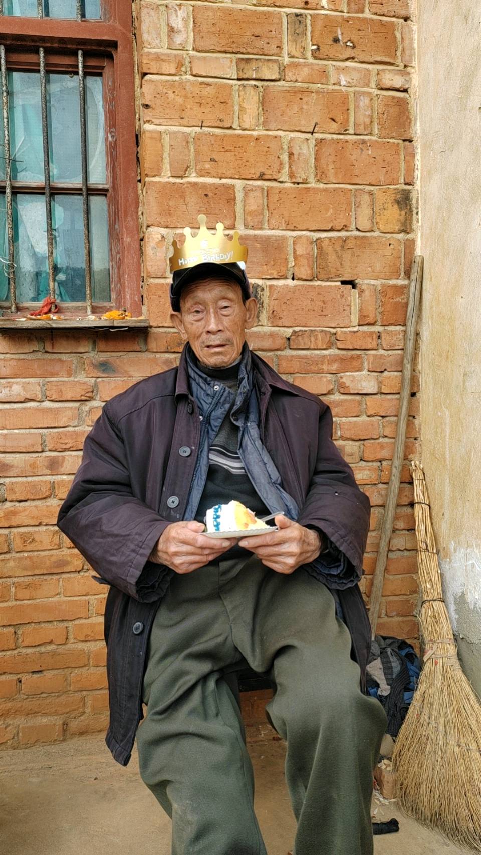 诵云中鹤/文金色中国《父亲的生日》