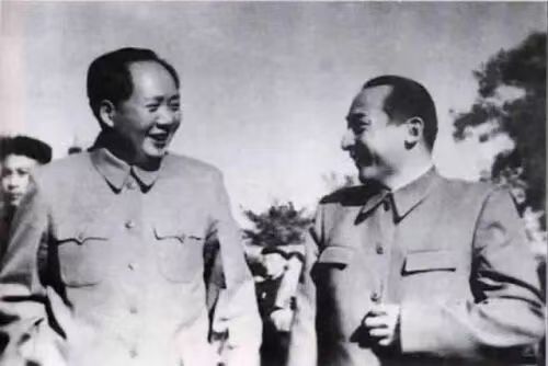 【都市头条向幸福出发编辑部】第15085期 天山行与思（十八）和平解放定疆土 天山归心向中华华侬农