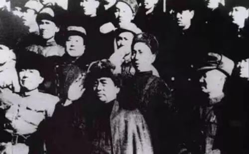 【都市头条向幸福出发编辑部】第15085期 天山行与思（十八）和平解放定疆土 天山归心向中华华侬农（图2）