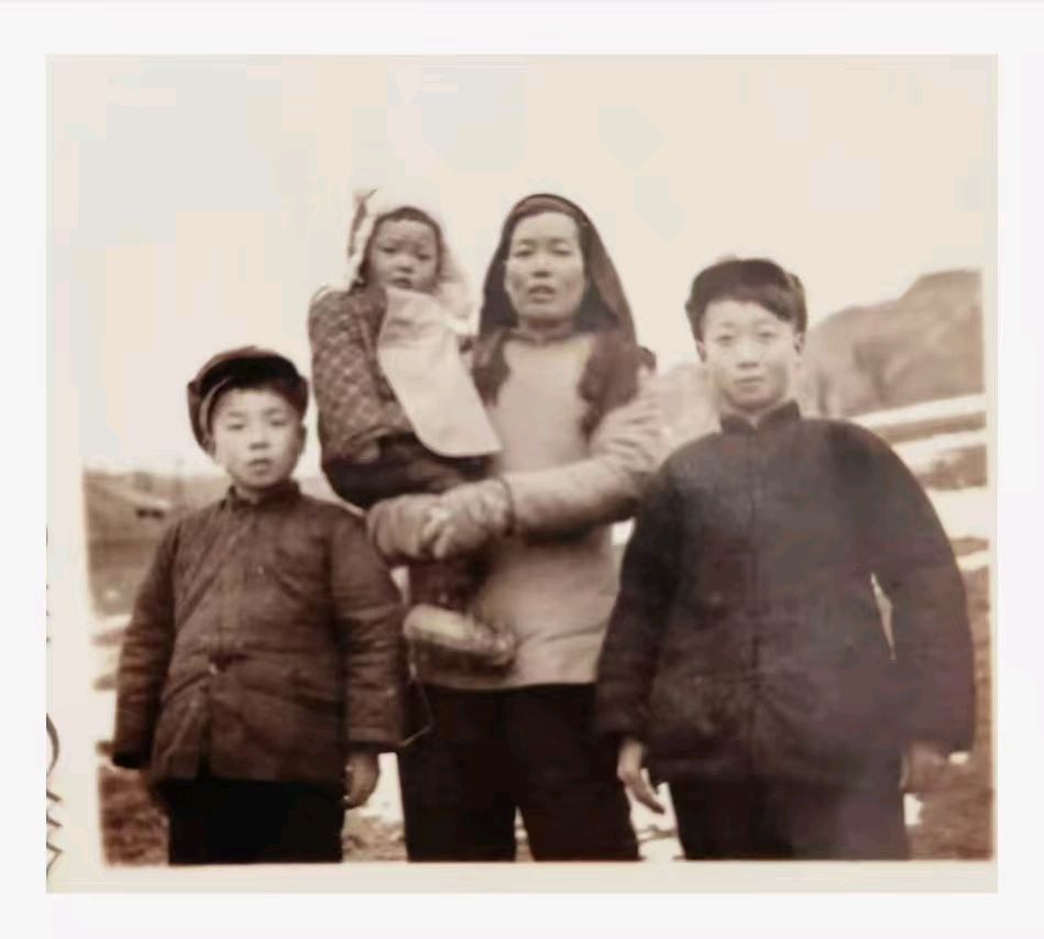 赵長民（旭东）//姐，你背上的童年我一辈子都记得（图7）