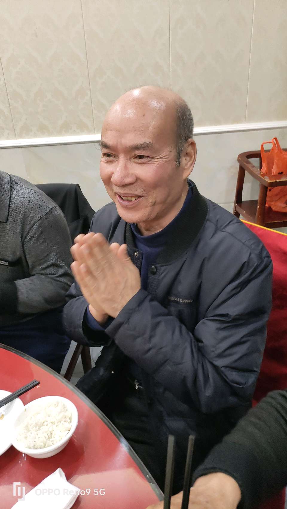瑞金著名文化学者钟宝明先生盛赞大余朱才鸿沉香酒