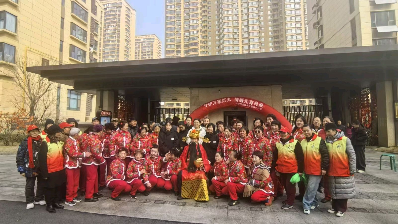 守护万家灯火 情暖元宵良辰