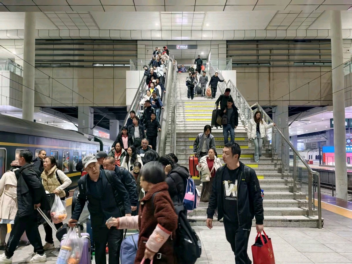 「关工动态」传承雷锋精神 践行青春担当——涪陵工务段关团联手开展学雷锋系列活动（图3）