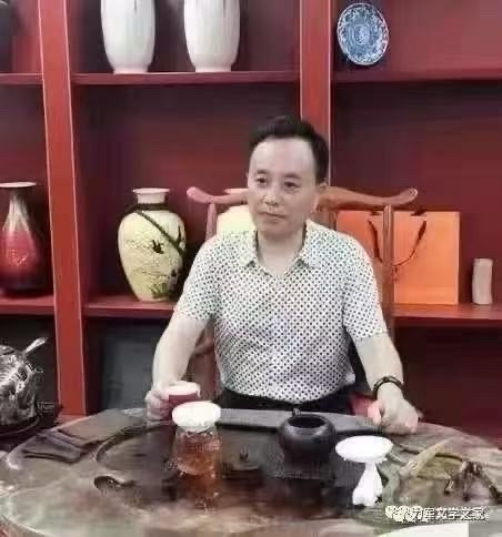 海外头条：山谷幽兰朗诵《送你一坛桃花酿》（歌词）作词 ||骆驼草（图6）