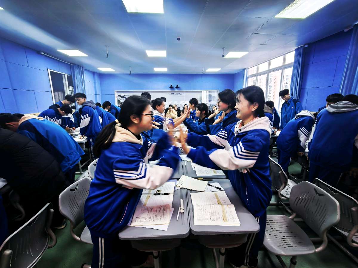 灵动课堂育生命，三标范式启新程——记六枝一中高二领航班一场震撼人心的教育实践（图2）