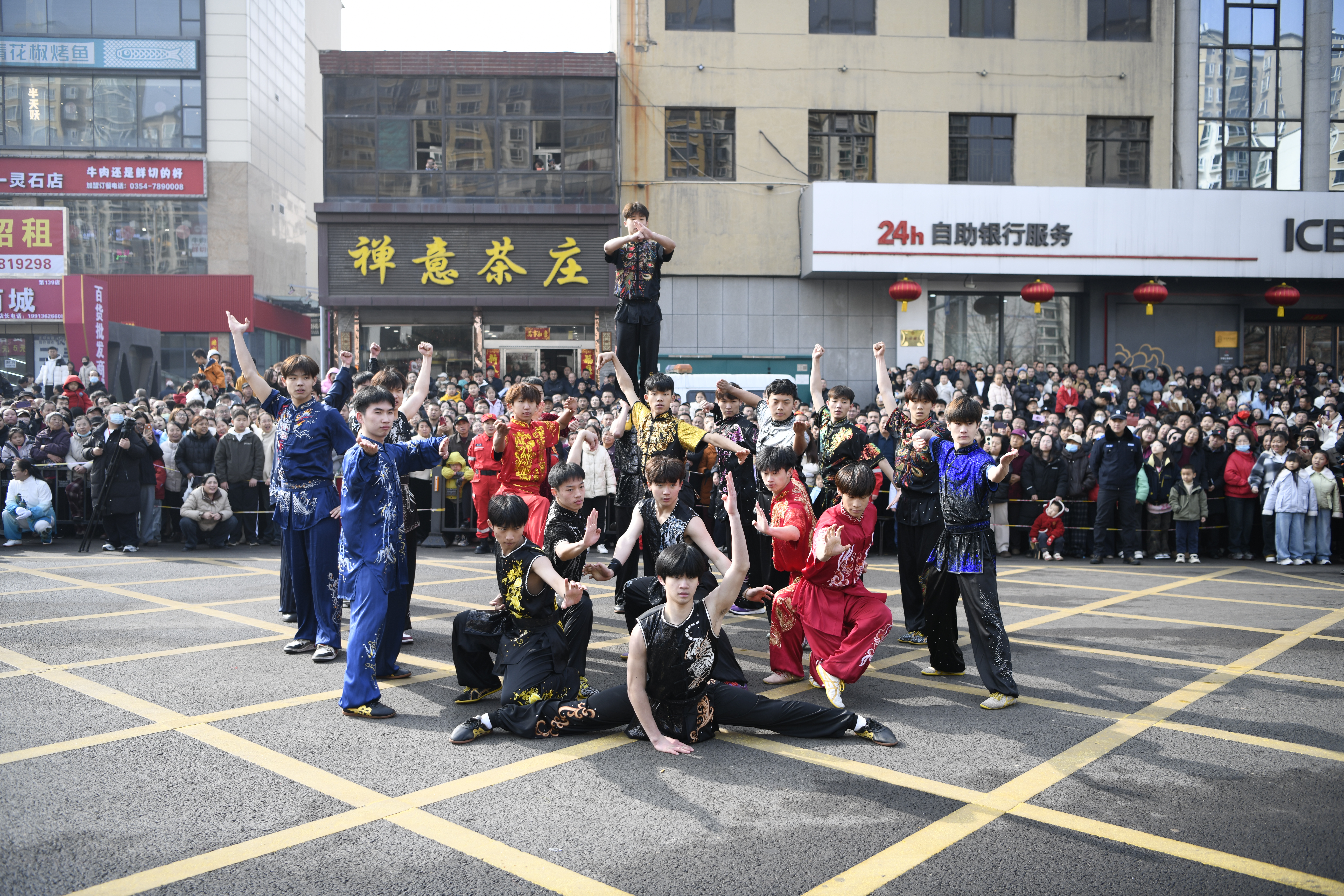 金马闹元宵 社火庆丰年 灵石县元宵节文艺汇演精彩纷呈(图7)