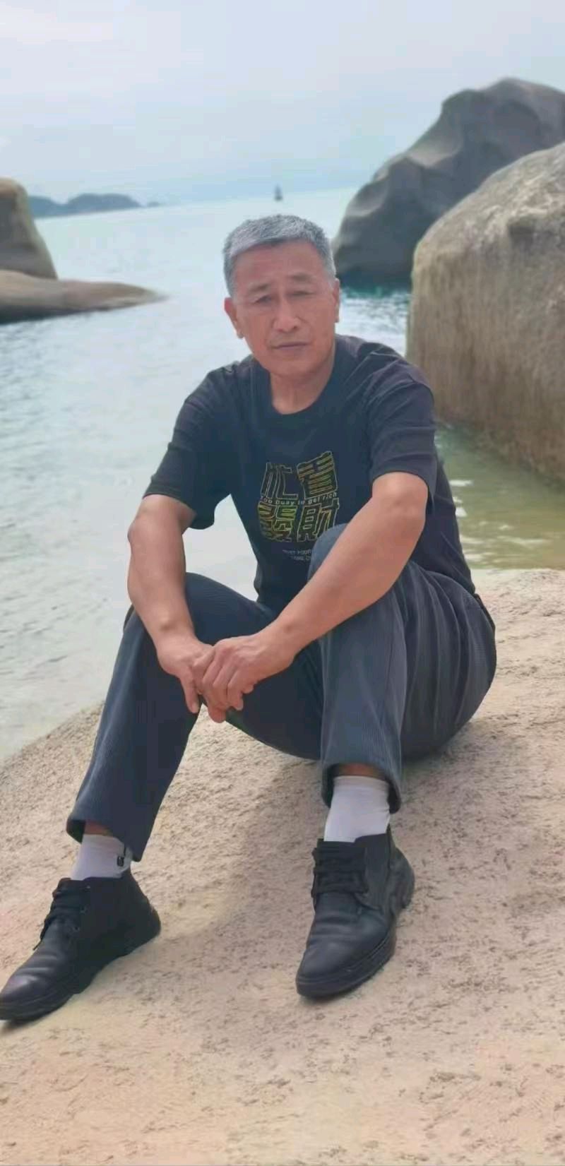 《岁岁又清明载载寄哀思》作者:李殿波 请您欣赏