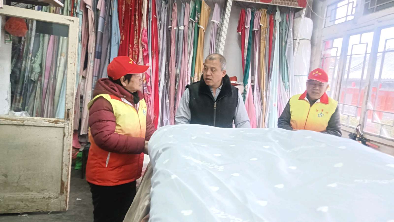 走访小微商户 赋能产业发展（图2）