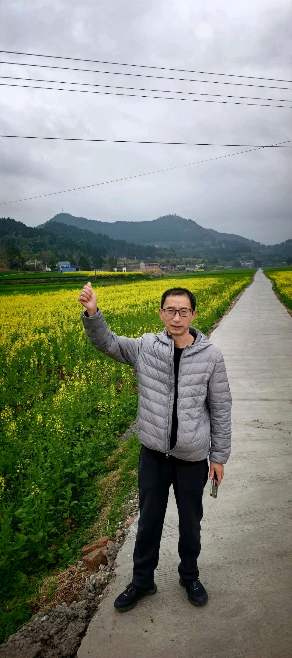 【旅游天地•西充3】张富贵：三八妇女节黄云川战友携川军南充团队邀约共进午餐同游西充县古楼镇观赏油菜花和桃花节感怀*北京头条•西安头条•都市头条发布！（图16）