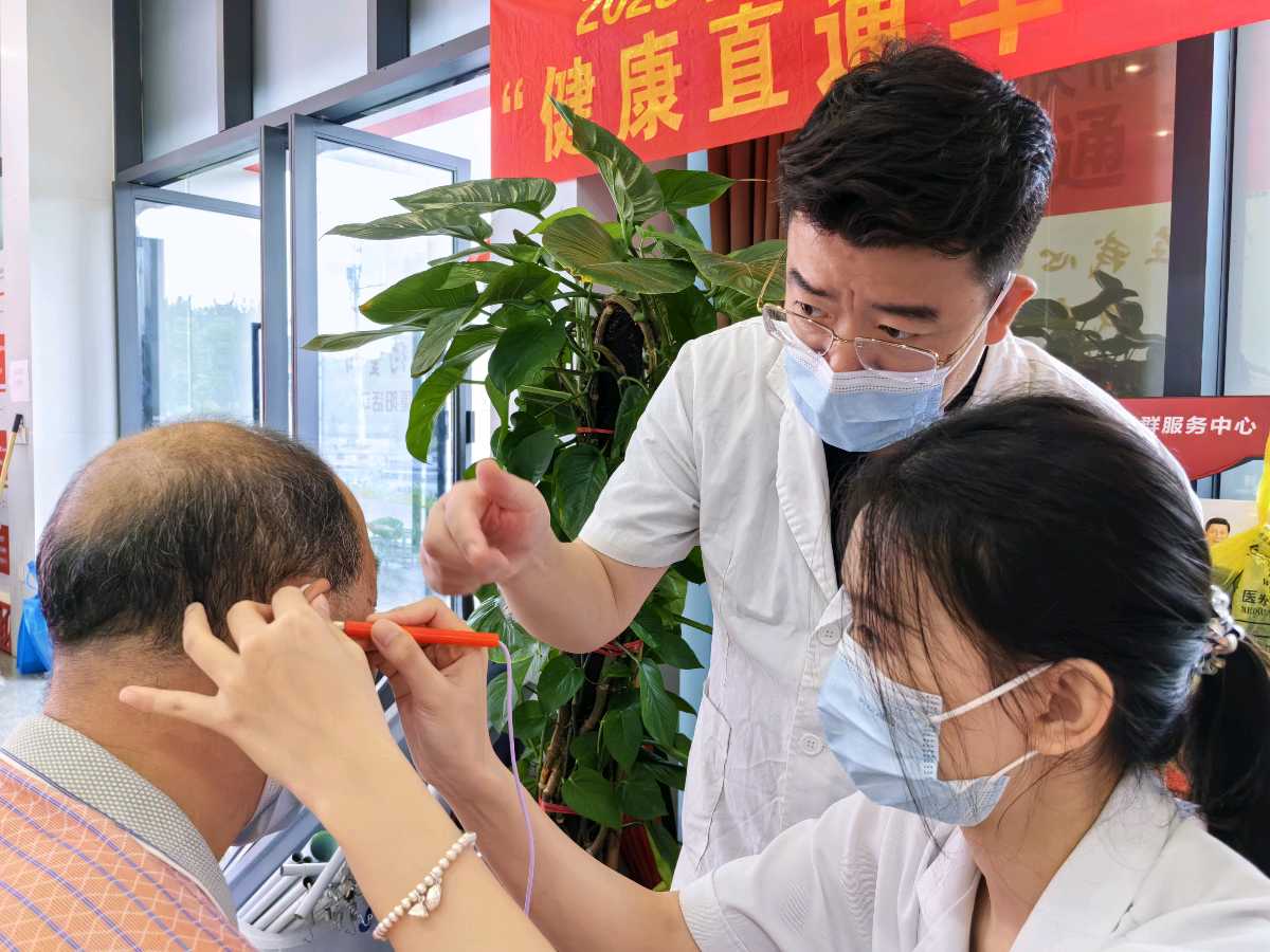 一根银针承古韵、非遗妙手护安康（图2）
