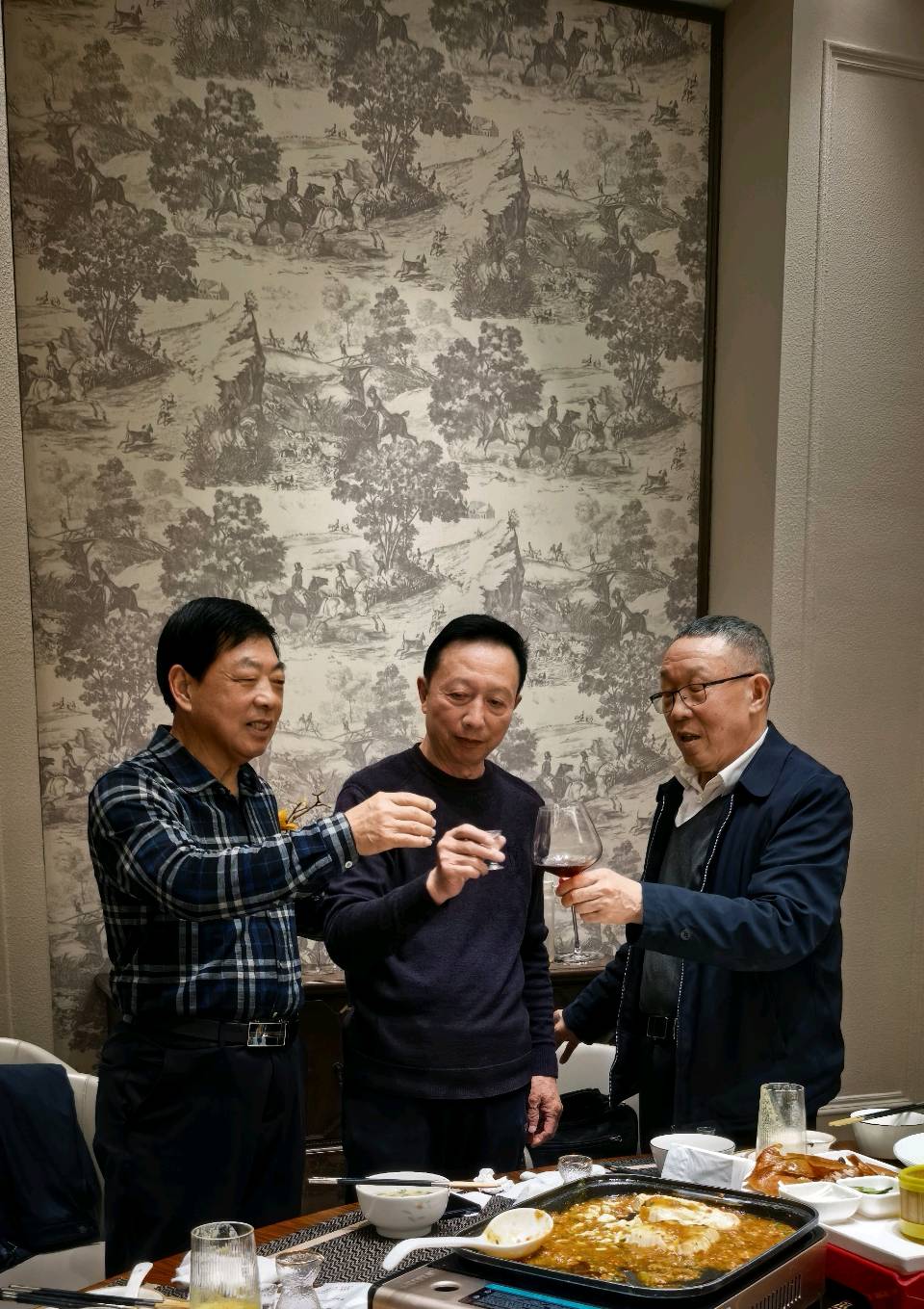 【老兵情怀•南充5】张富贵：尽情漫游嘉陵江黄金江岸•受邀参加忠超友送行晚宴（组诗6首）北京头条•西安头条•都市头条发布！（图13）