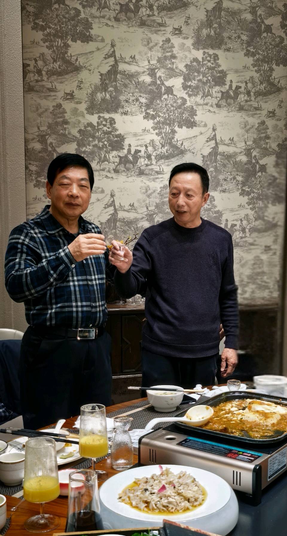 【老兵情怀•南充5】张富贵：尽情漫游嘉陵江黄金江岸•受邀参加忠超友送行晚宴（组诗6首）北京头条•西安头条•都市头条发布！（图12）