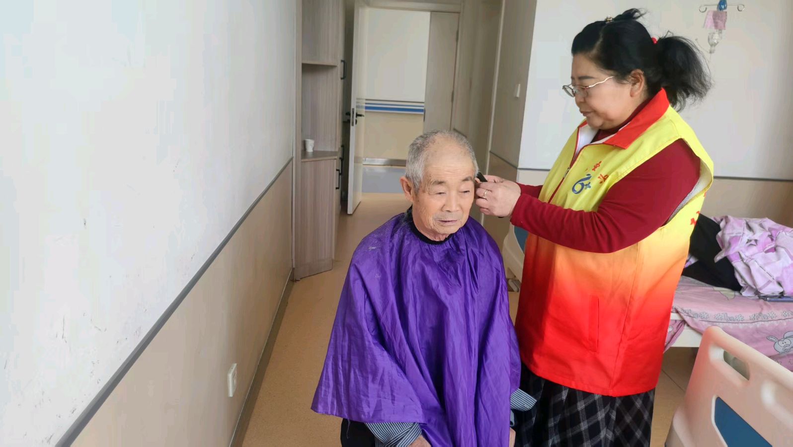 志愿服务暖人心 雷锋精神照陇原（图2）