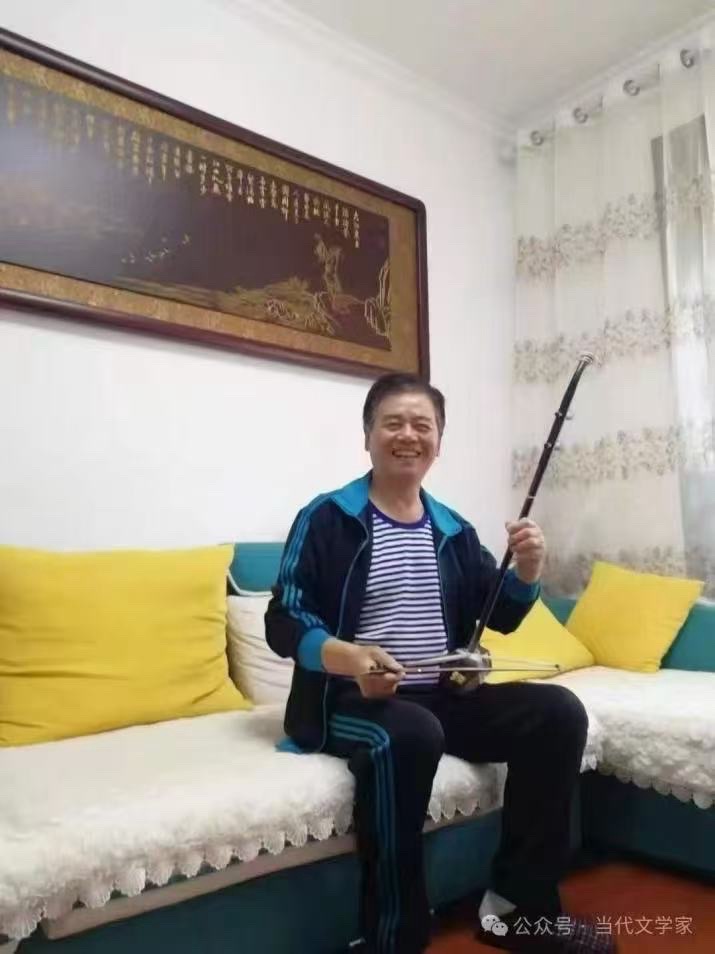 海外头条：《谭延桐超验画欣赏系列之34·（枯萎的嘴唇）》​——读《我的嘴唇是枯萎的花瓣……》作者｜纤夫（图6）