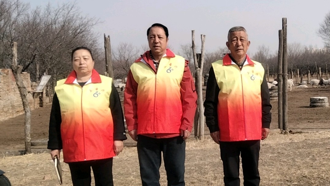 走访养殖听民声 志愿助力促发展