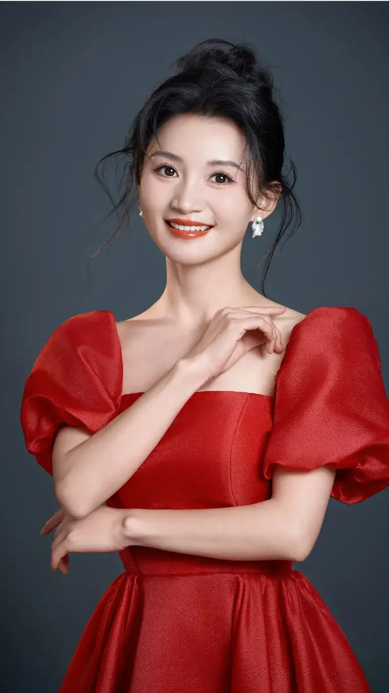 新歌《月光下的桃花园》全网上线发行 (演唱:张芝明/作曲: 罗顶吾/作词:张庆和)