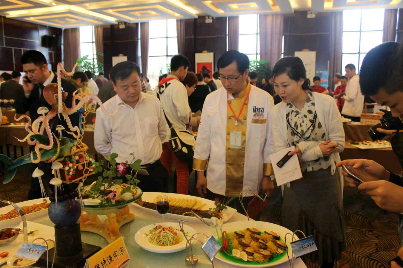 【聚焦】守诚筑梦三十载 匠心传味暖人心——记全国先进个体工商户、阳谷金三角美食广场总经理 司全才(图2)