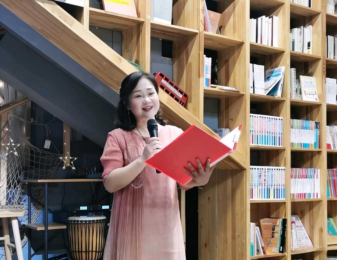 【当代文艺】《致墨舞飞总编》作者：刘淑霞 播音：荷塘秋影（图3）