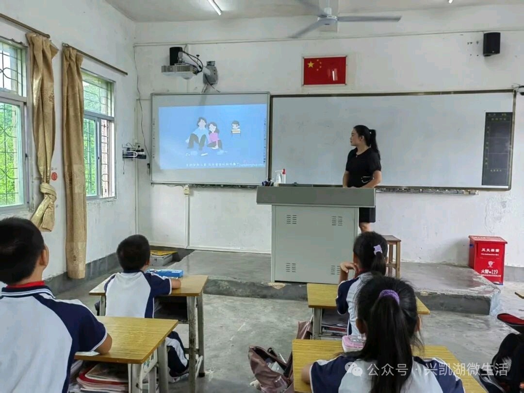 【人物专访】一枝一叶总关情——专访扎根乡村教育二十四载的惠东县九龙峰长坑小学校长李先娣/王 夫(图6)
