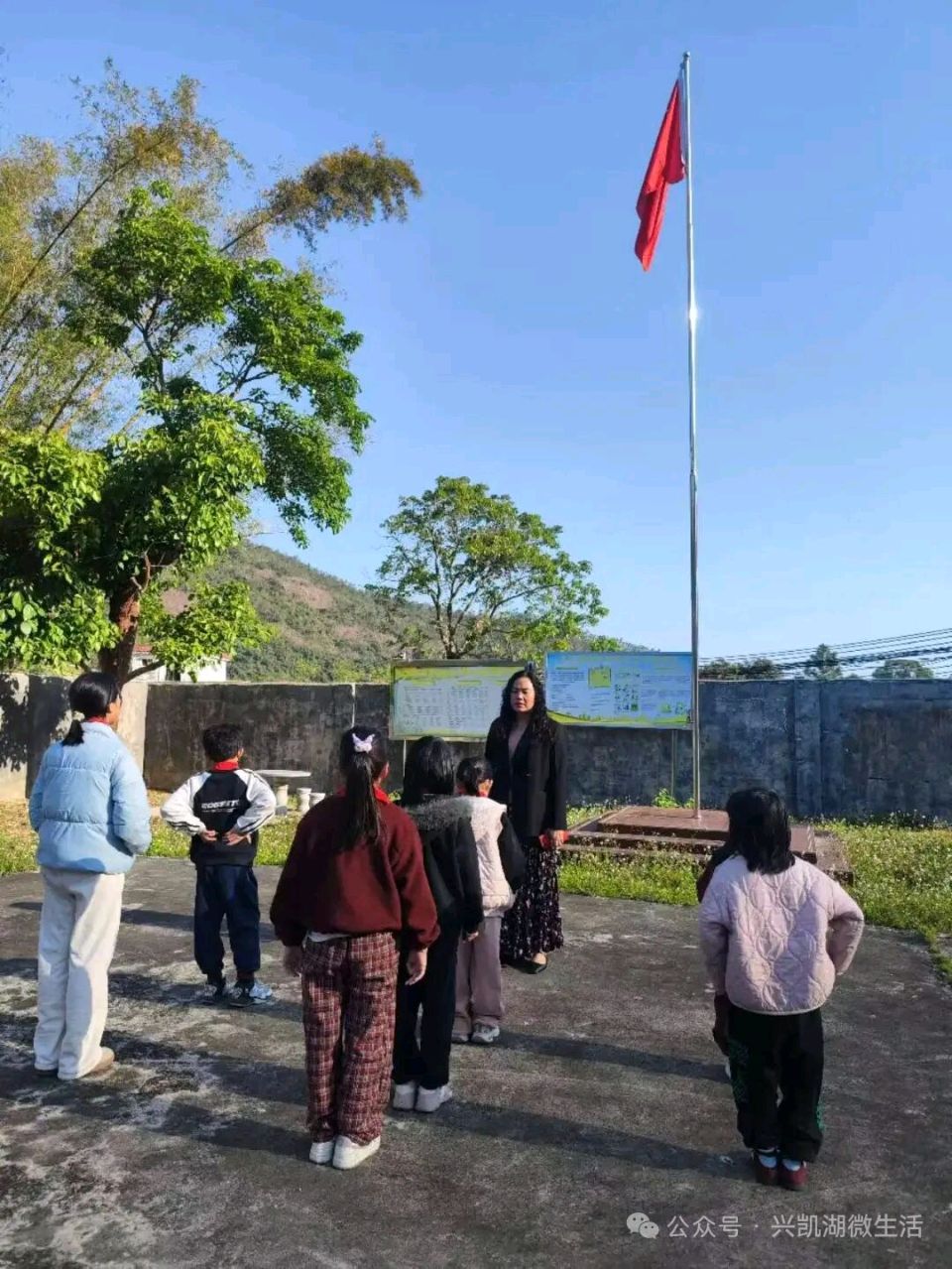 【人物专访】一枝一叶总关情——专访扎根乡村教育二十四载的惠东县九龙峰长坑小学校长李先娣/王 夫(图11)