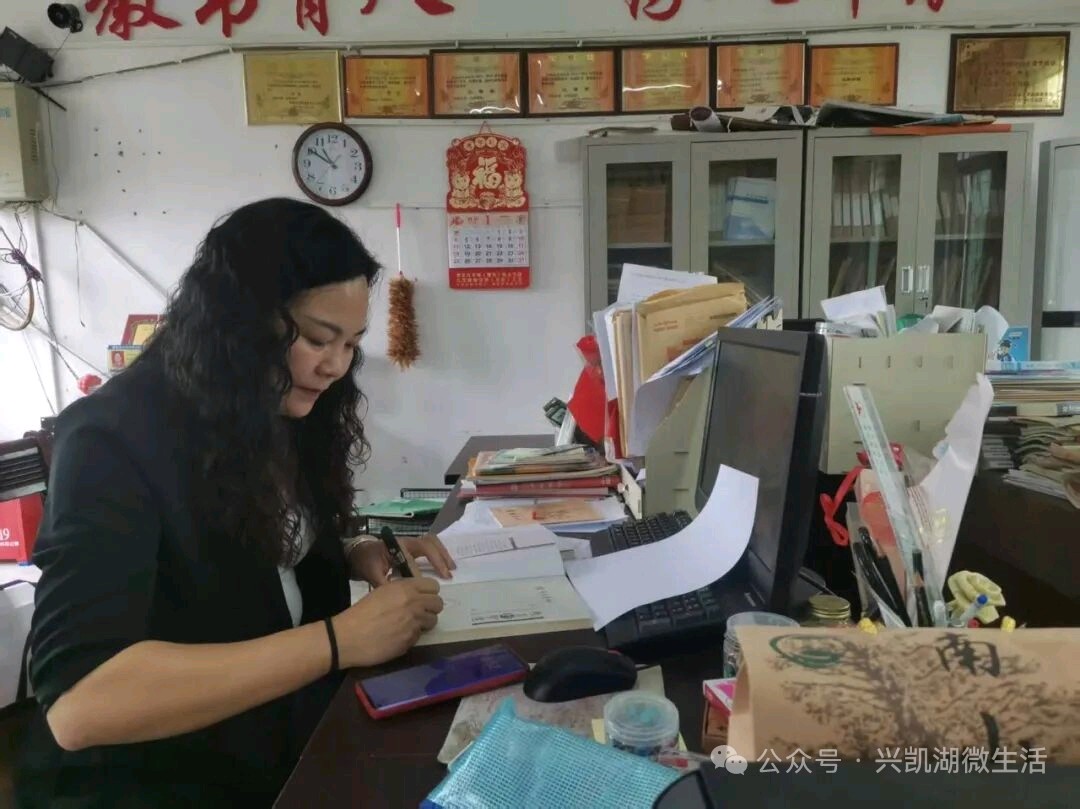 【人物专访】一枝一叶总关情——专访扎根乡村教育二十四载的惠东县九龙峰长坑小学校长李先娣/王 夫(图19)