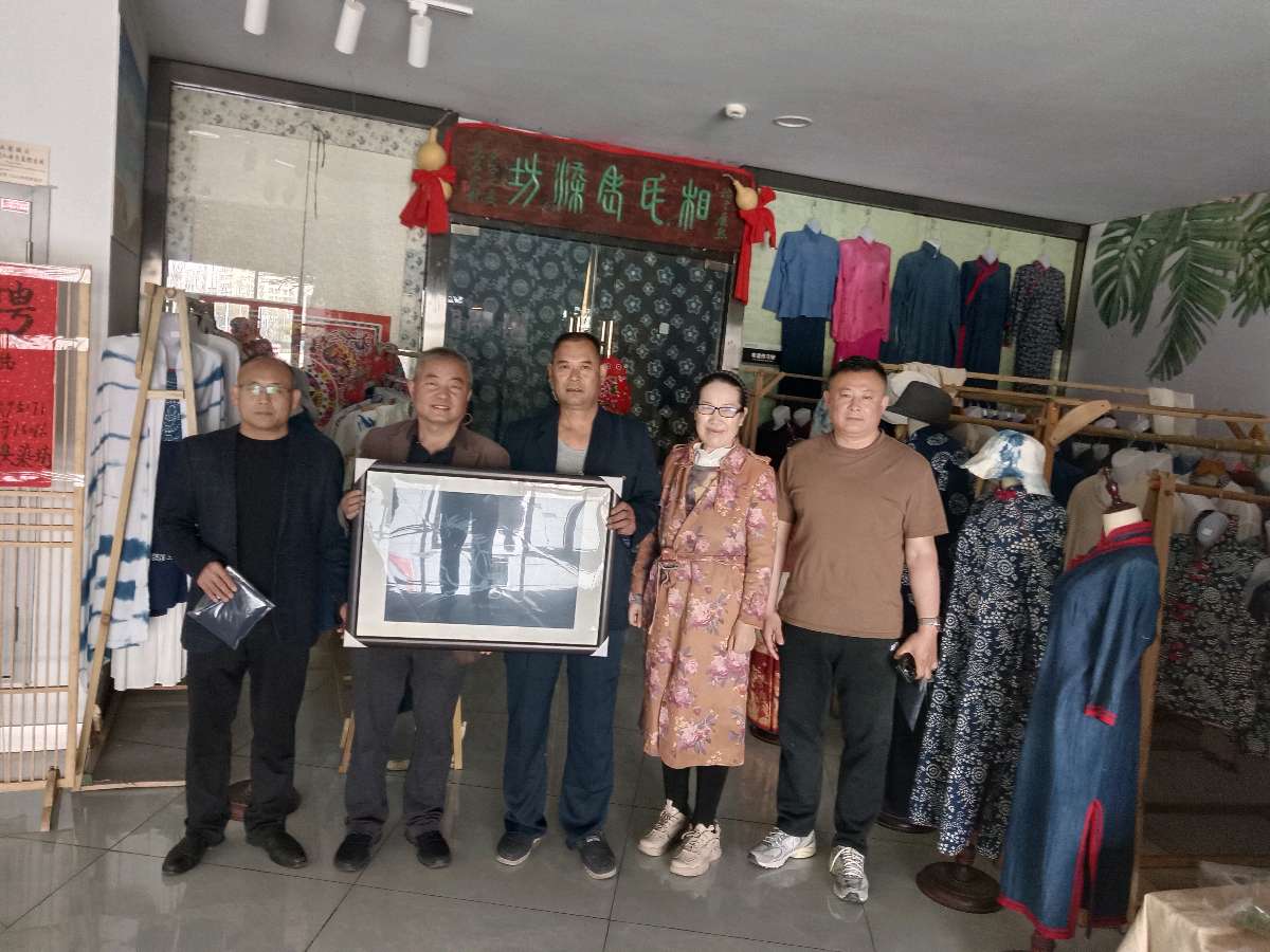 匠心染就百年蓝，沂蒙深处绽芳华——兰陵蓝印花布非遗传承人相汉高（图2）