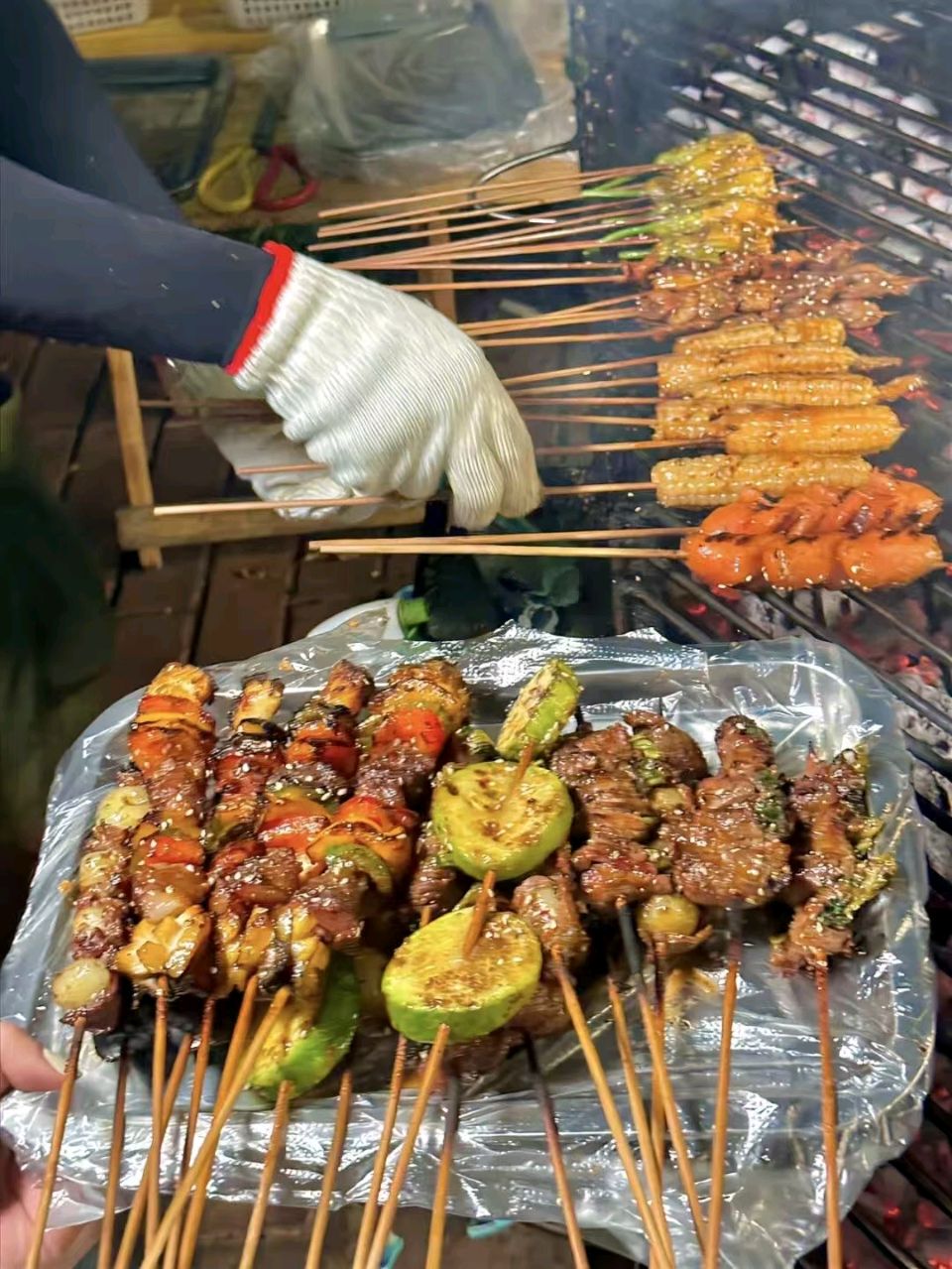 《北京头条》分享（湖北）优秀诗人胡清普先生《走进烧烤店》请欣赏（图7）