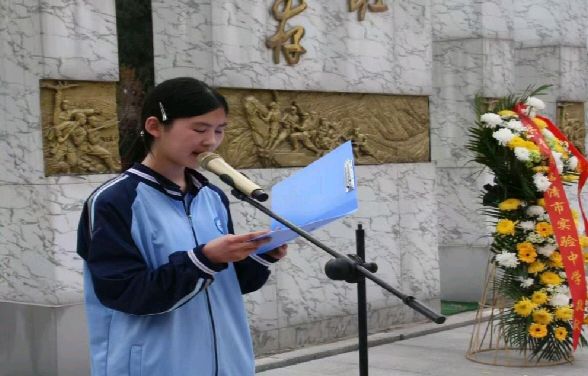 清明雨上，思接千载；少年有志，薪火相传——临清市实验中学“八年级行走的思政课”烈士陵园祭扫活动纪实（图4）