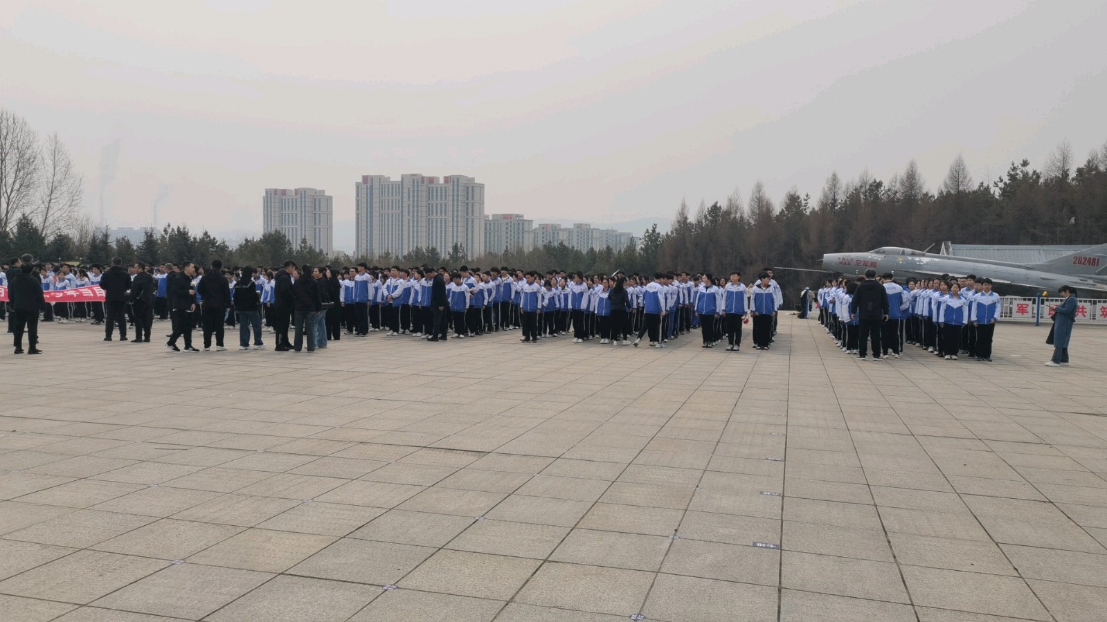 铭记历史祭英烈 忠魂不朽励初心（图9）