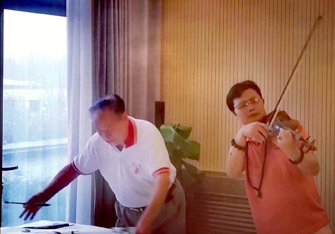 曹干云: 德艺双馨泪序伦丨尹玉峰 评/附卢纪元篆刻丨世界文学艺苑·京港澳台世界头条(图4)