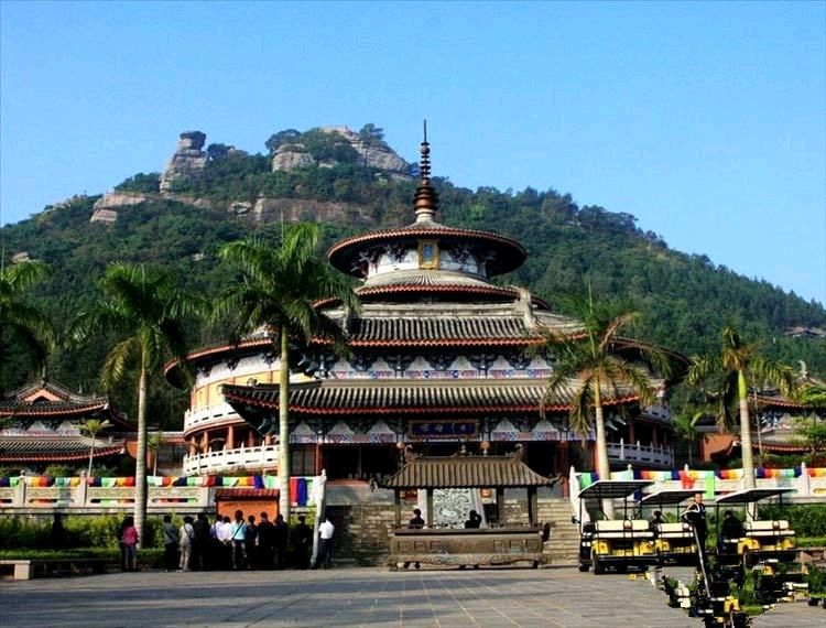 《 神话，很近 ——写在东方》作者：石子 诵读：园园 [中国现代诗歌文化传媒]（图5）