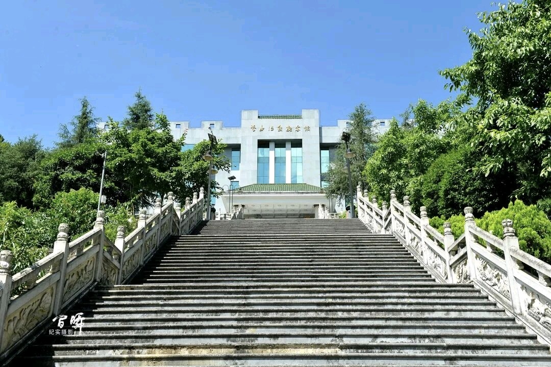 《谒麻栗坡烈士陵园》文/朱文庆 主播/高燕（图5）