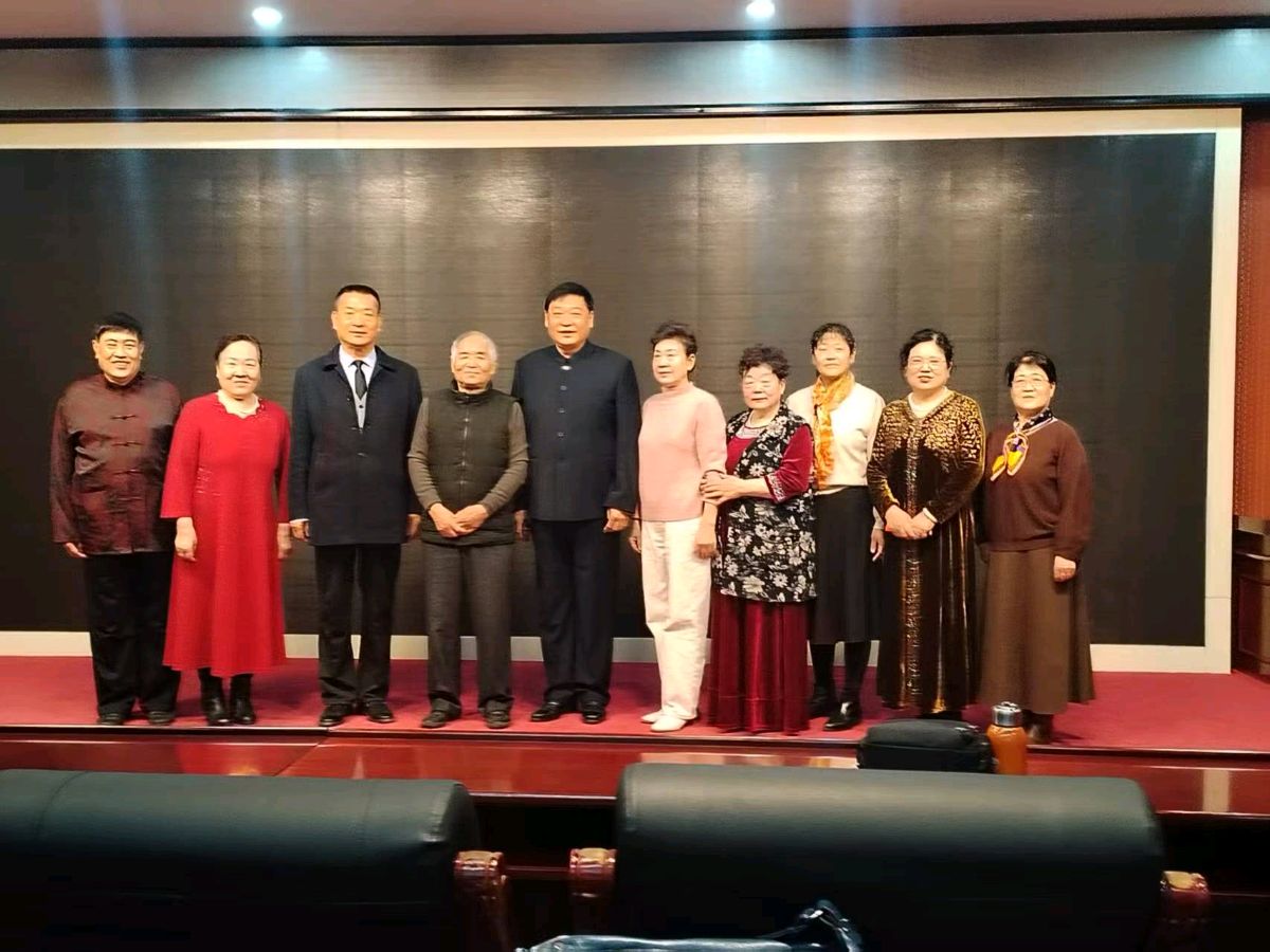 【都市头条向幸福出发编辑部】第15444期 岁月淬炼的生命诗篇——赞王玉峰同志 文 如月 主播 玥言(图16)