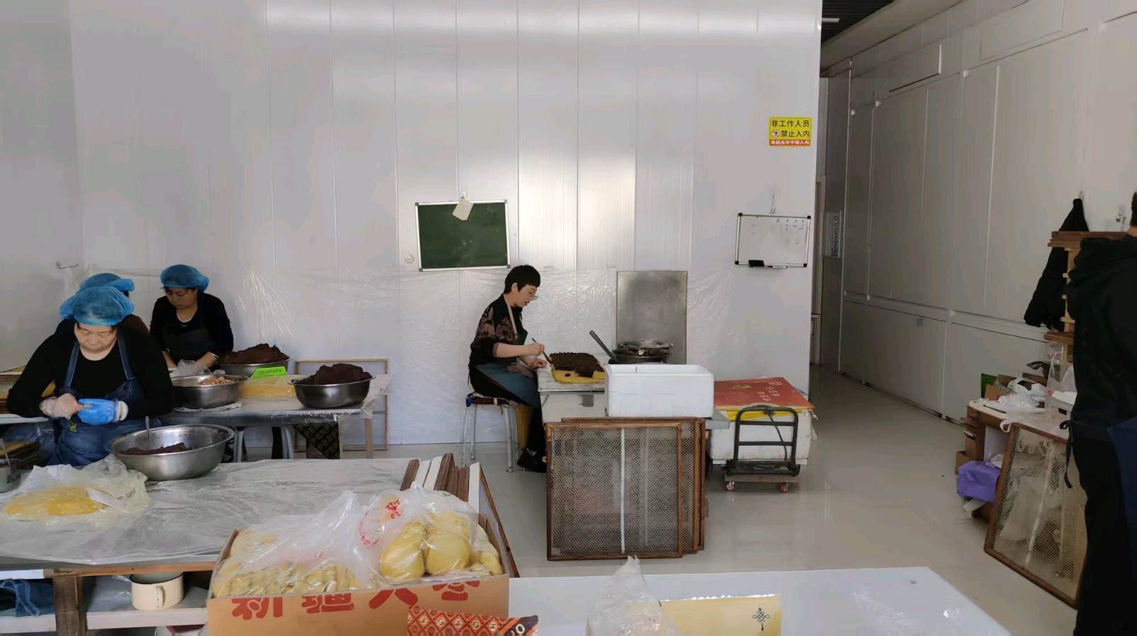 志愿探访糕点作坊 助力乡村美食“出圈”（图4）