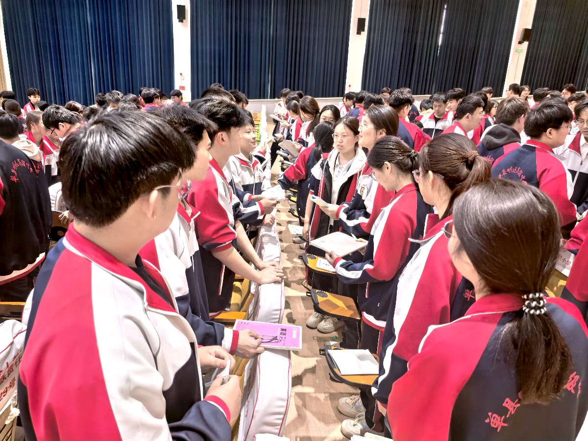 明远高中高快作文之星（7）陶冉冉：天降大任于斯，以担任助成长（图3）