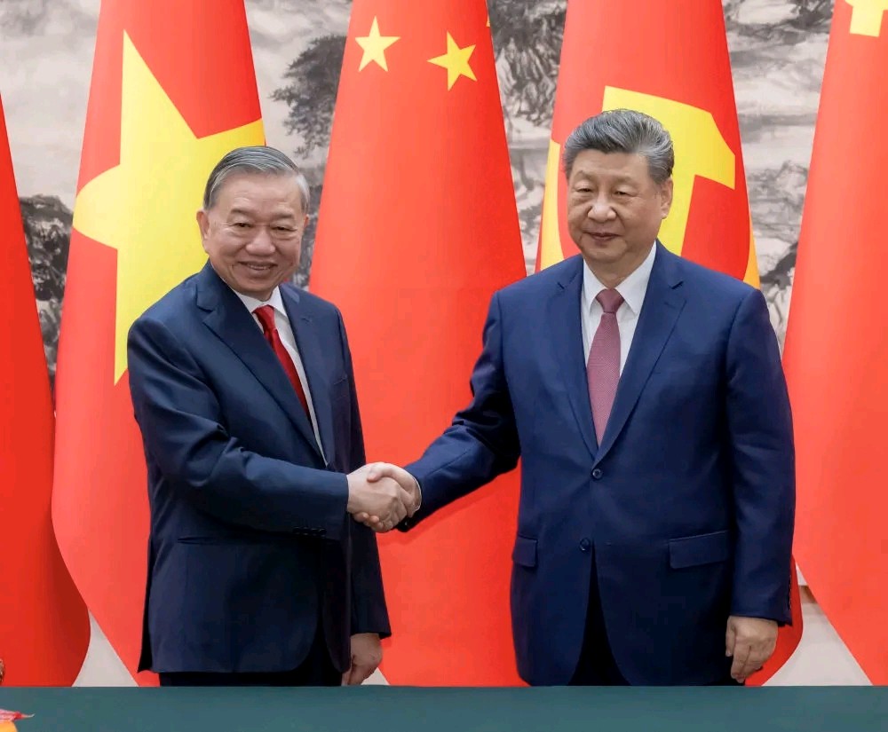 🇨🇳【思归客诗词学会】NO：5395（名家风采）李文兵每日特刊（双语版）（图4）