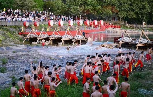 【荣耀中国】文学社*七律·都江堰放水大典纪实祭李冰（二首）文/牟云青（山东龙口）（图5）