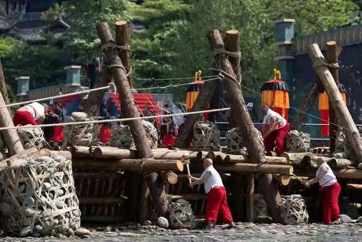 【荣耀中国】文学社*七律·都江堰放水大典纪实祭李冰（二首）文/牟云青（山东龙口）（图6）